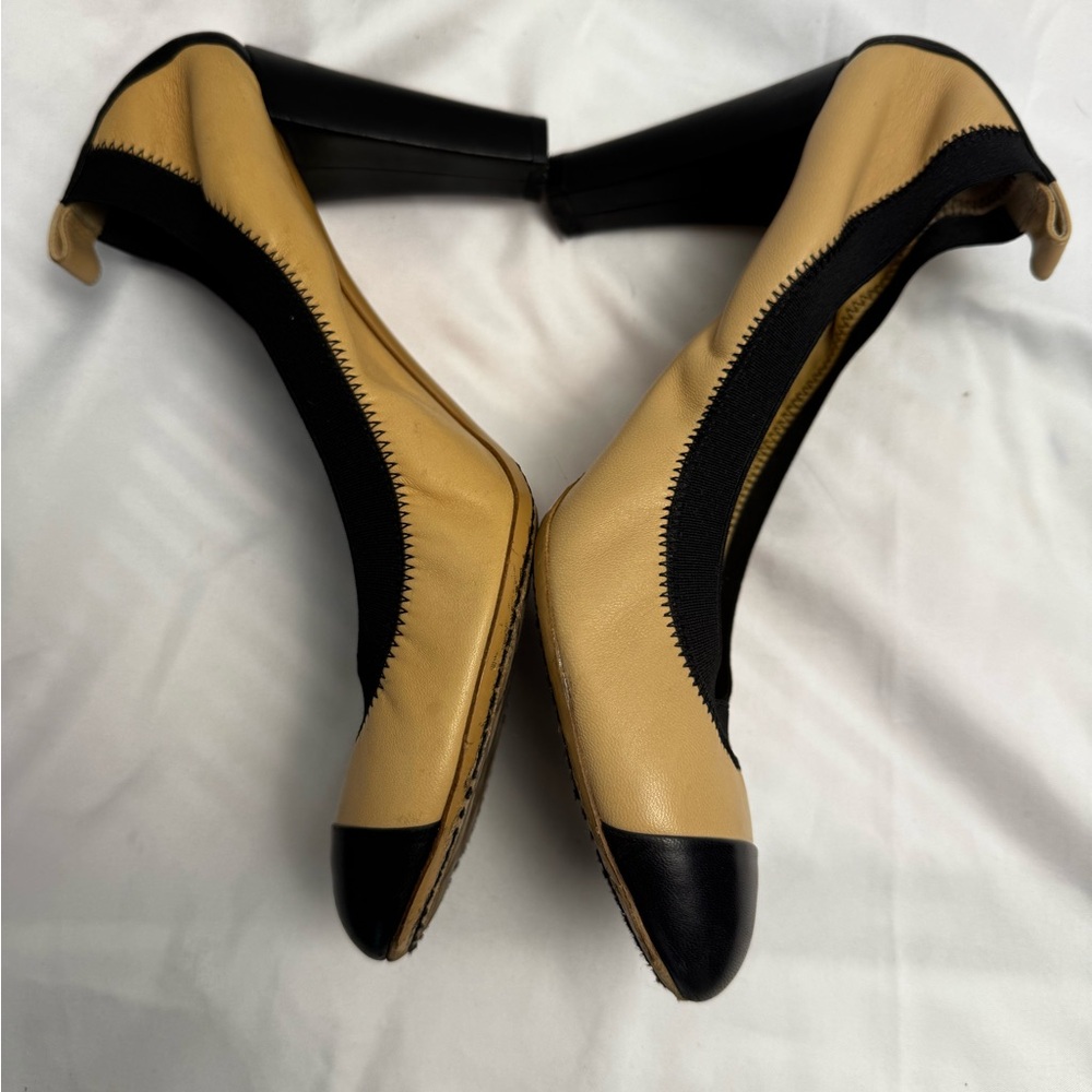CHANEL Two-Tone Beige and Black Pumps 💯 Authentic guaranteed - Picture 7 of 9